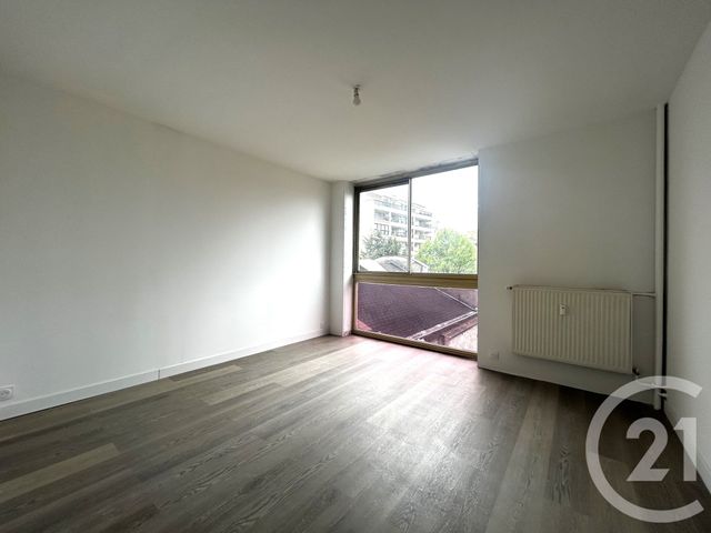 Appartement Studio &agrave; louer - 1 pi&egrave;ce - 24,76 m2 - La Varenne St Hilaire - 94 - ILE-DE-FRANCE