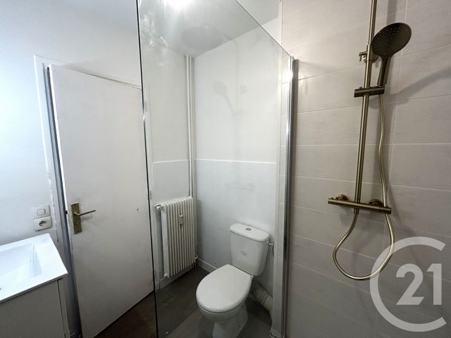 Appartement Studio &agrave; louer - 1 pi&egrave;ce - 24,76 m2 - La Varenne St Hilaire - 94 - ILE-DE-FRANCE