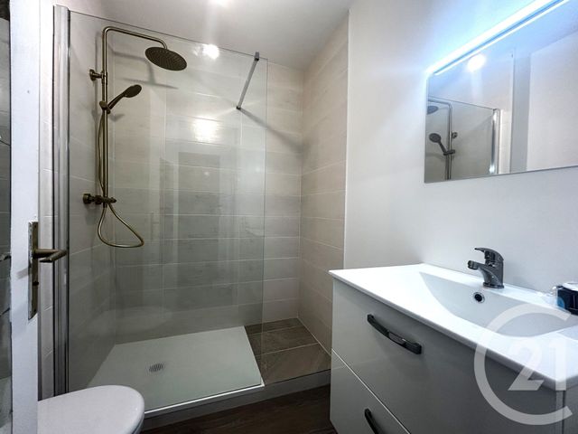 Appartement Studio &agrave; louer - 1 pi&egrave;ce - 24,76 m2 - La Varenne St Hilaire - 94 - ILE-DE-FRANCE