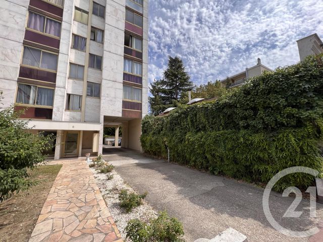 Appartement Studio &agrave; louer - 1 pi&egrave;ce - 24,76 m2 - La Varenne St Hilaire - 94 - ILE-DE-FRANCE