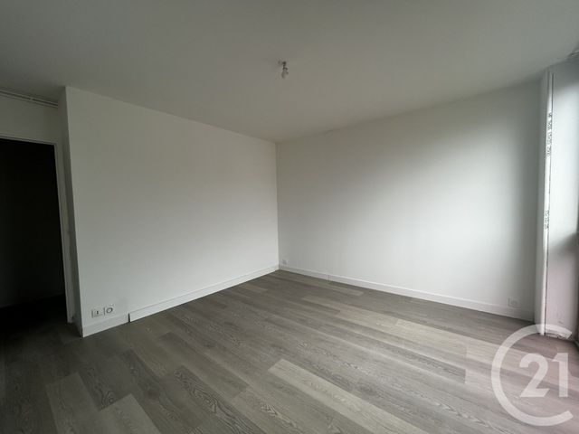 Appartement Studio &agrave; louer - 1 pi&egrave;ce - 24,76 m2 - La Varenne St Hilaire - 94 - ILE-DE-FRANCE