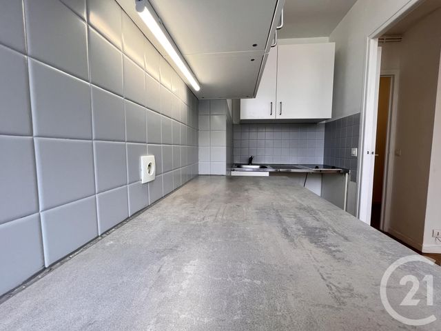 Appartement Studio &agrave; louer - 1 pi&egrave;ce - 24,76 m2 - La Varenne St Hilaire - 94 - ILE-DE-FRANCE