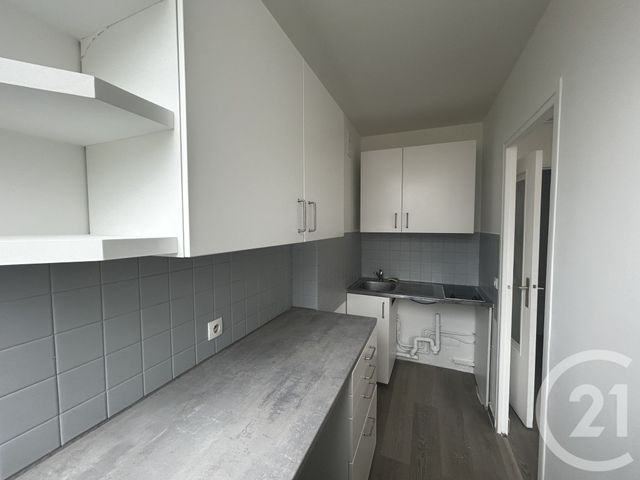 Appartement Studio &agrave; louer - 1 pi&egrave;ce - 24,76 m2 - La Varenne St Hilaire - 94 - ILE-DE-FRANCE