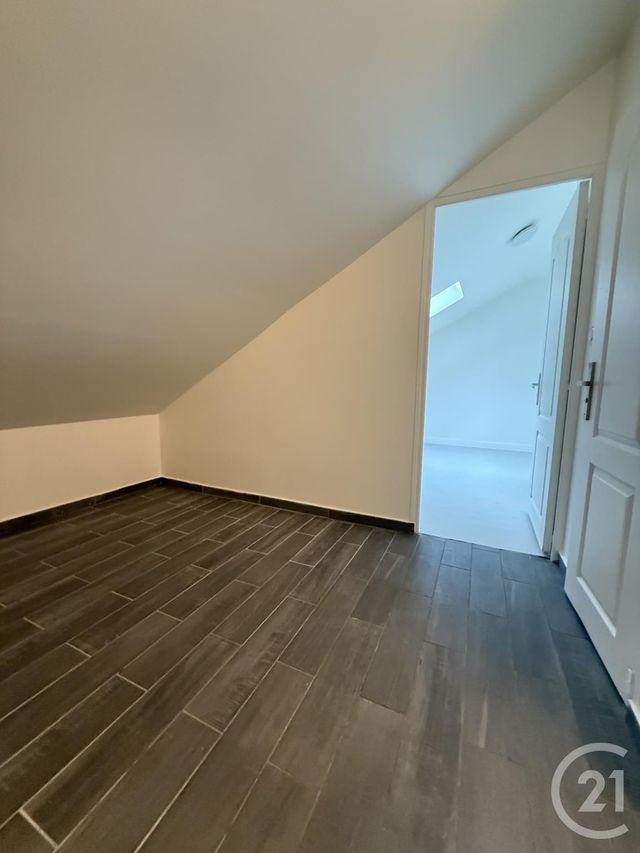 Maison &agrave; louer - 4 pi&egrave;ces - 77,67 m2 - Pierrefitte Sur Seine - 93 - ILE-DE-FRANCE