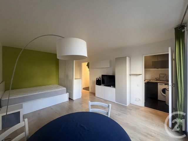 Appartement F1 à louer ST MAUR DES FOSSES