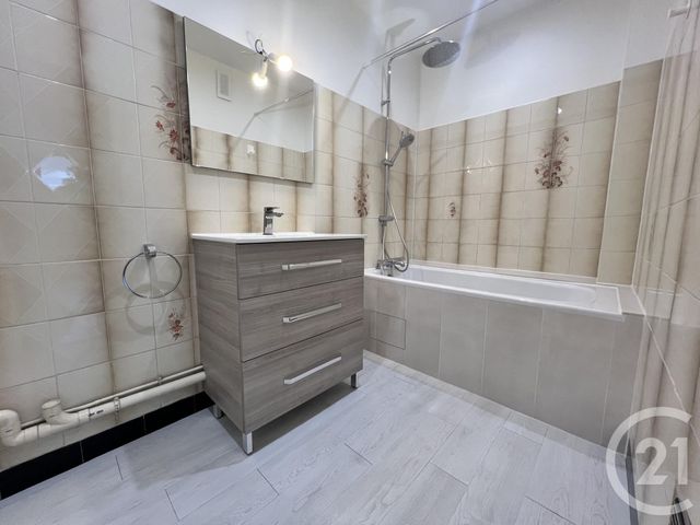 Appartement F4 &agrave; louer - 4 pi&egrave;ces - 78,08 m2 - St Maur Des Fosses - 94 - ILE-DE-FRANCE