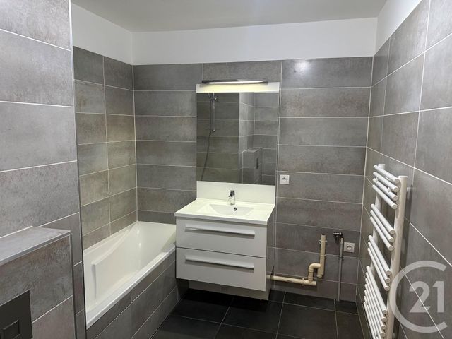 Appartement F2 &agrave; louer - 2 pi&egrave;ces - 42,54 m2 - Suresnes - 92 - ILE-DE-FRANCE