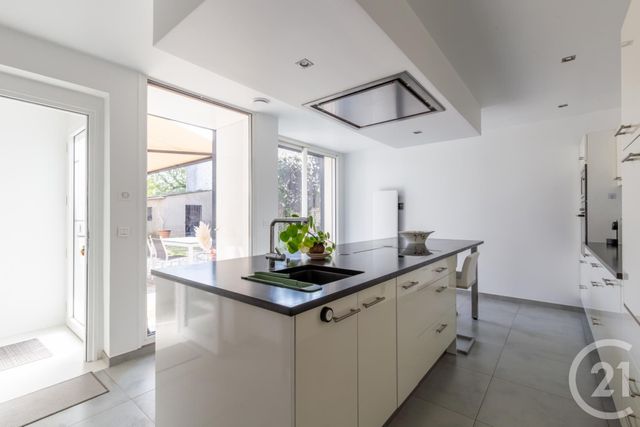 Maison &agrave; vendre - 8 pi&egrave;ces - 204,01 m2 - La Varenne St Hilaire - 94 - ILE-DE-FRANCE