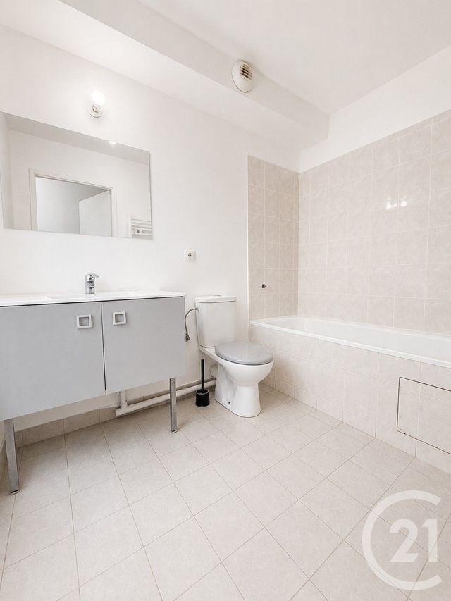 Maison &agrave; louer - 5 pi&egrave;ces - 97,37 m2 - Montreuil - 93 - ILE-DE-FRANCE