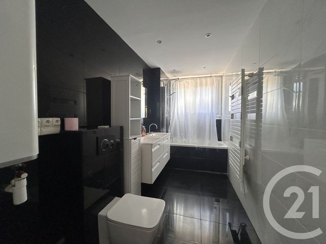 Appartement F4 &agrave; louer - 4 pi&egrave;ces - 76,03 m2 - La Varenne St Hilaire - 94 - ILE-DE-FRANCE