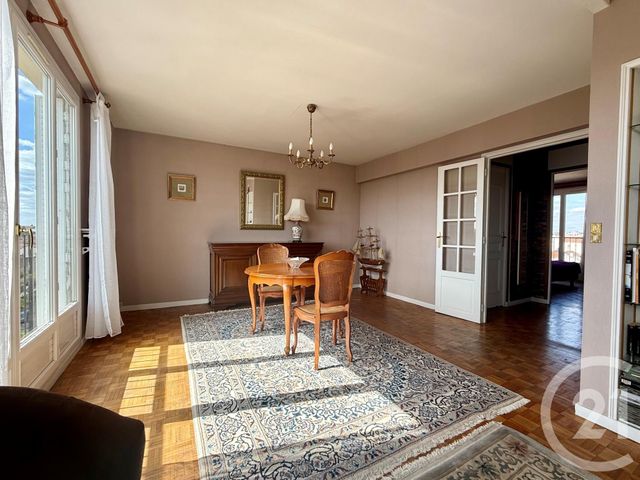 Appartement F2 Bis à vendre ST MAUR DES FOSSES