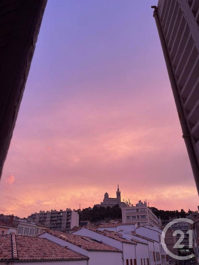 Appartement F3 &agrave; louer - 3 pi&egrave;ces - 99,42 m2 - Marseille - 13006 - PROVENCE-ALPES-COTE-D-AZUR