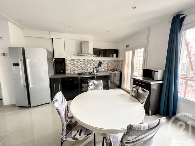 Appartement T4 &agrave; louer - 4 pi&egrave;ces - 70,30 m2 - Marseille - 13002 - PROVENCE-ALPES-COTE-D-AZUR