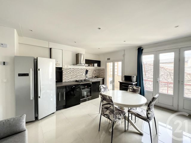 Appartement T4 &agrave; louer - 4 pi&egrave;ces - 70,30 m2 - Marseille - 13002 - PROVENCE-ALPES-COTE-D-AZUR