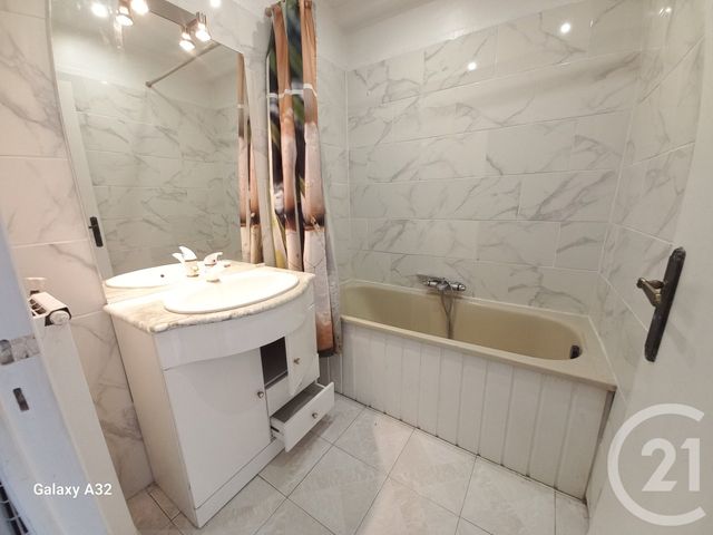 Appartement F3 &agrave; louer - 3 pi&egrave;ces - 62,56 m2 - Marseille - 13004 - PROVENCE-ALPES-COTE-D-AZUR