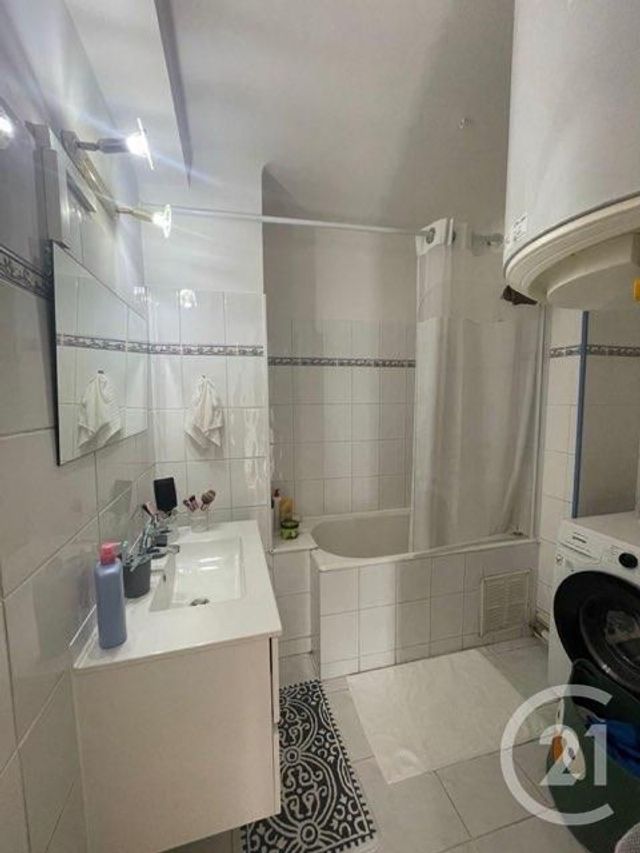 Appartement Chambre &agrave; louer - 1 pi&egrave;ce - 11 m2 - Marseille - 13004 - PROVENCE-ALPES-COTE-D-AZUR