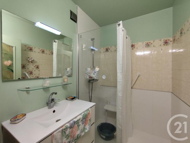 Appartement T5 à vendre - 5 pièces - 88,07 m2 - Allonnes - 72 - PAYS-DE-LOIRE