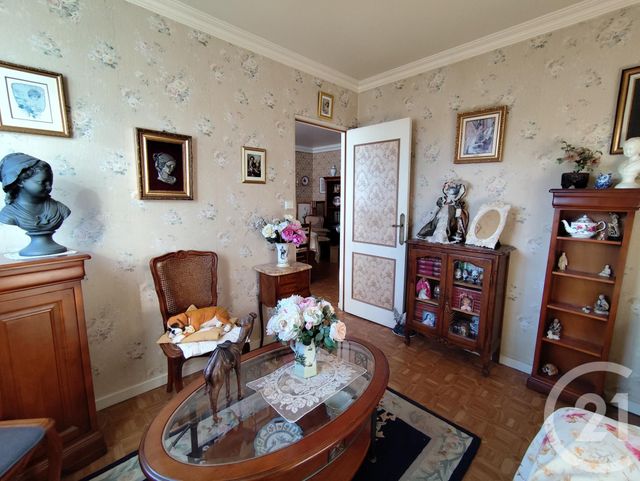 Appartement T5 à vendre - 5 pièces - 88,07 m2 - Allonnes - 72 - PAYS-DE-LOIRE