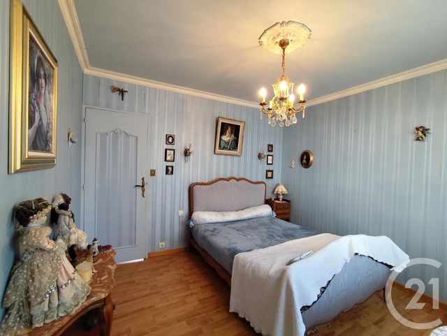 Appartement T5 à vendre - 5 pièces - 88,07 m2 - Allonnes - 72 - PAYS-DE-LOIRE