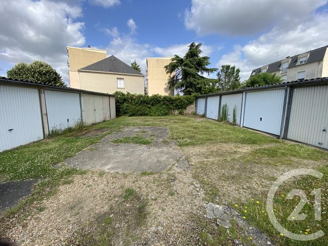 parking - LE MANS - 72