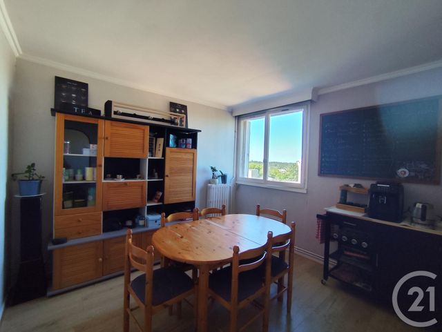 Appartement T5 &agrave; louer - 5 pi&egrave;ces - 87,87 m2 - Allonnes - 72 - PAYS-DE-LOIRE