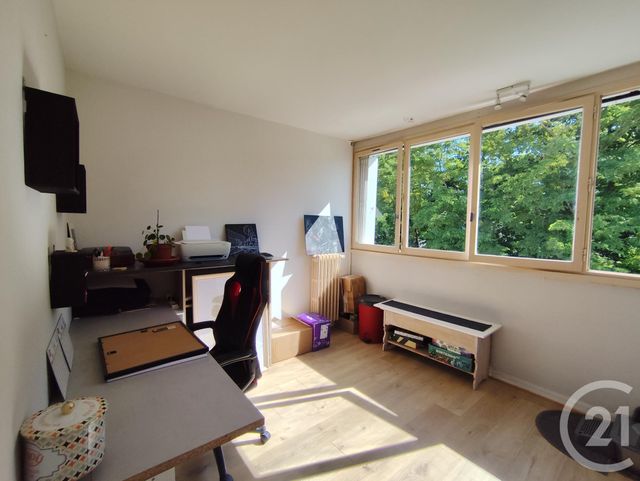 Appartement T5 &agrave; louer - 5 pi&egrave;ces - 87,87 m2 - Allonnes - 72 - PAYS-DE-LOIRE