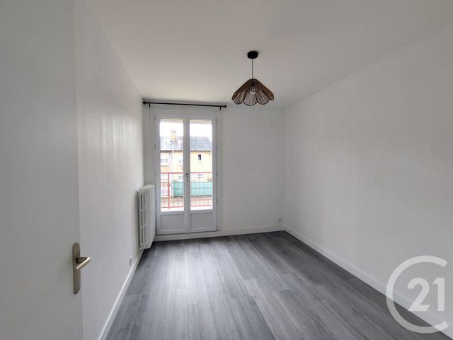 Appartement T4 &agrave; louer - 4 pi&egrave;ces - 68 m2 - Allonnes - 72 - PAYS-DE-LOIRE