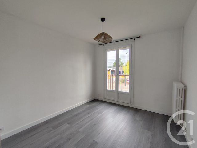 Appartement T4 &agrave; louer - 4 pi&egrave;ces - 68 m2 - Allonnes - 72 - PAYS-DE-LOIRE