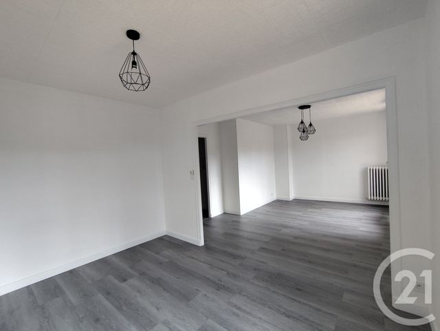 Appartement T4 &agrave; louer - 4 pi&egrave;ces - 68 m2 - Allonnes - 72 - PAYS-DE-LOIRE