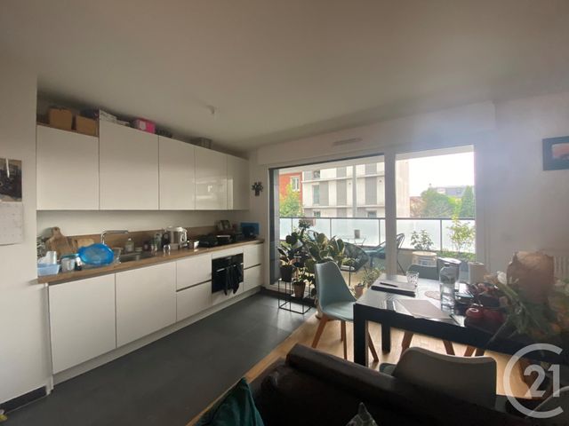 Appartement F3 &agrave; louer - 3 pi&egrave;ces - 61,28 m2 - Colombes - 92 - ILE-DE-FRANCE