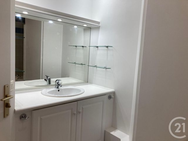 Appartement F3 &agrave; louer - 3 pi&egrave;ces - 70,22 m2 - Suresnes - 92 - ILE-DE-FRANCE