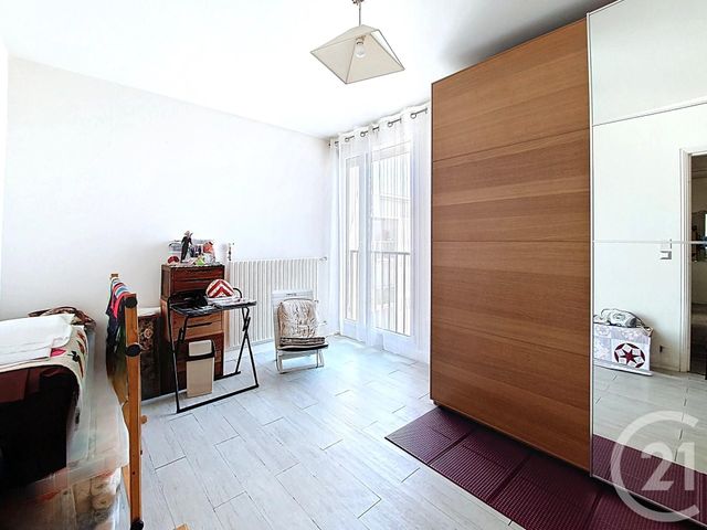 Appartement F4 à vendre - 4 pièces - 79,99 m2 - Colombes - 92 - ILE-DE-FRANCE