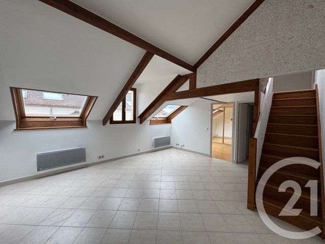 Appartement F3 &agrave; louer - 3 pi&egrave;ces - 42,64 m2 - Rueil Malmaison - 92 - ILE-DE-FRANCE