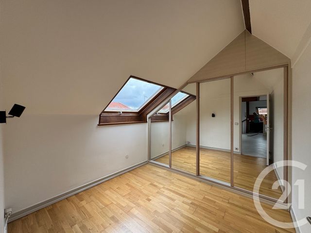 Appartement F3 &agrave; louer - 3 pi&egrave;ces - 42,64 m2 - Rueil Malmaison - 92 - ILE-DE-FRANCE