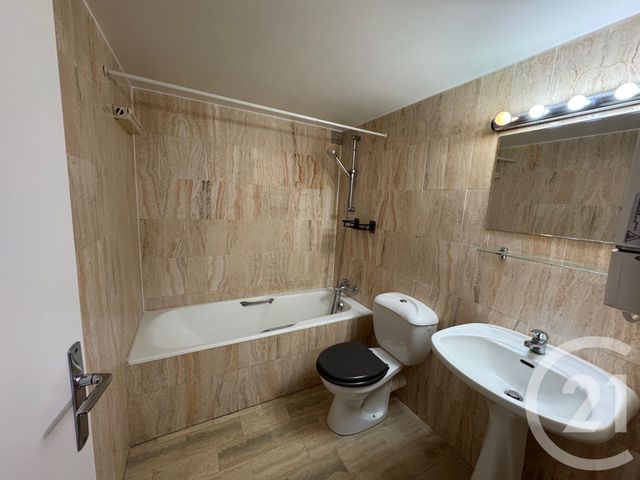 Appartement F3 &agrave; louer - 3 pi&egrave;ces - 42,64 m2 - Rueil Malmaison - 92 - ILE-DE-FRANCE