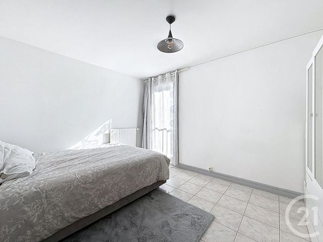 Appartement F5 à vendre - 5 pièces - 93,25 m2 - Colombes - 92 - ILE-DE-FRANCE