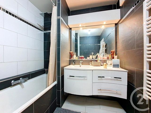 Appartement F3 &agrave; vendre - 3 pi&egrave;ces - 60,81 m2 - Colombes - 92 - ILE-DE-FRANCE