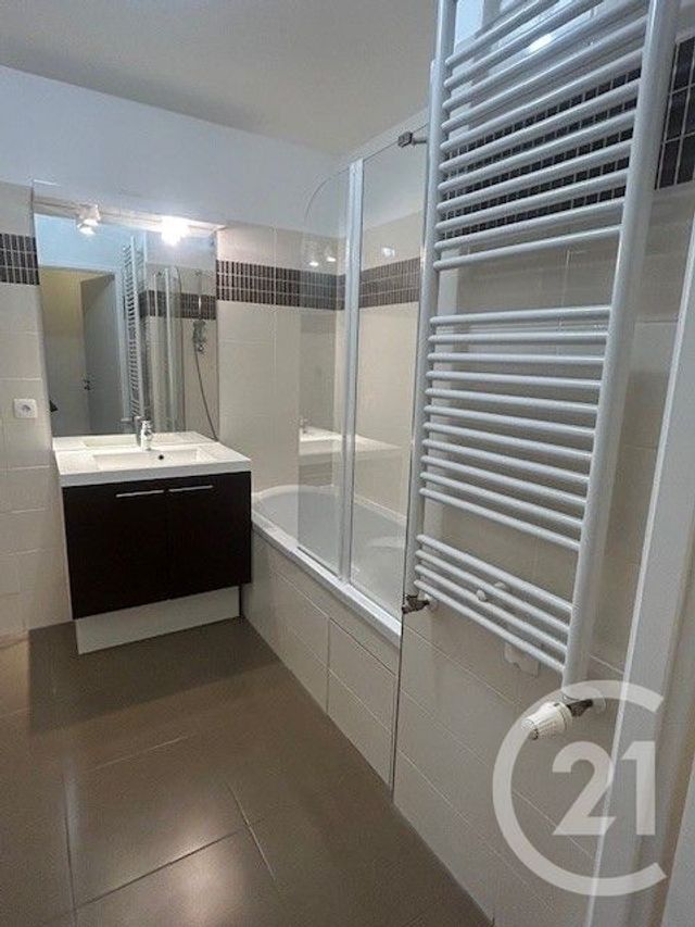 Appartement &agrave; louer - 2 pi&egrave;ces - 45 m2 - Bois Colombes - 92 - ILE-DE-FRANCE