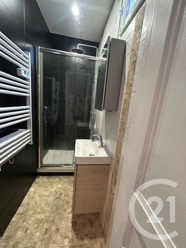 Appartement &agrave; louer - 2 pi&egrave;ces - 32 m2 - Colombes - 92 - ILE-DE-FRANCE