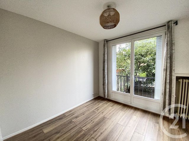 Appartement F3 &agrave; louer - 3 pi&egrave;ces - 64,01 m2 - Colombes - 92 - ILE-DE-FRANCE