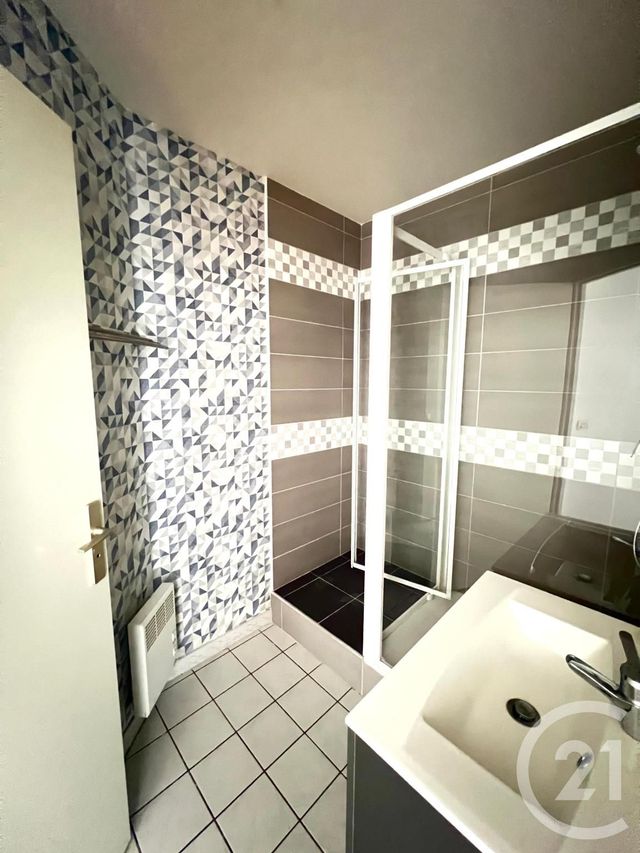 Appartement F2 à vendre - 2 pièces - 42,47 m2 - L Isle Adam - 95 - ILE-DE-FRANCE