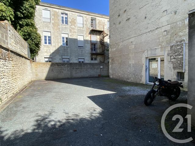 Appartement T4 &agrave; louer - 4 pi&egrave;ces - 95,76 m2 - Rochefort - 17 - POITOU-CHARENTES