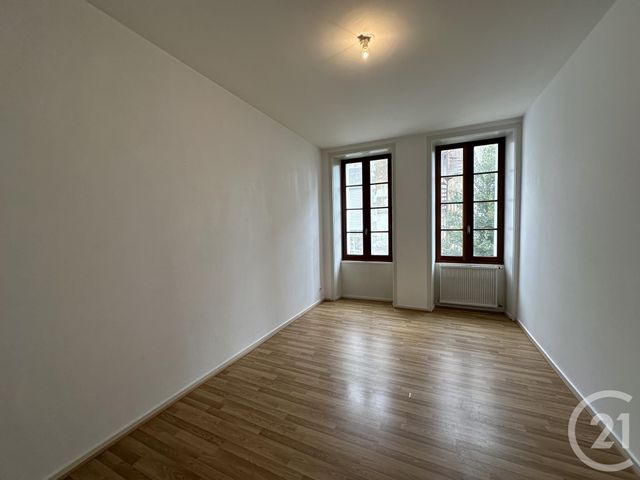 Appartement T4 &agrave; louer - 4 pi&egrave;ces - 95,76 m2 - Rochefort - 17 - POITOU-CHARENTES