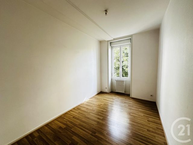 Appartement T4 &agrave; louer - 4 pi&egrave;ces - 95,76 m2 - Rochefort - 17 - POITOU-CHARENTES