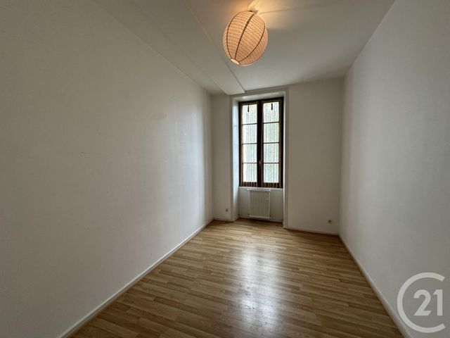 Appartement T4 &agrave; louer - 4 pi&egrave;ces - 95,76 m2 - Rochefort - 17 - POITOU-CHARENTES