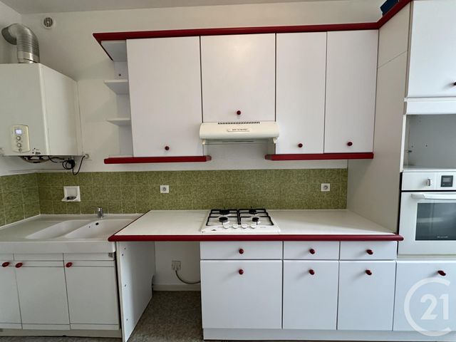 Appartement T4 &agrave; louer - 4 pi&egrave;ces - 95,76 m2 - Rochefort - 17 - POITOU-CHARENTES