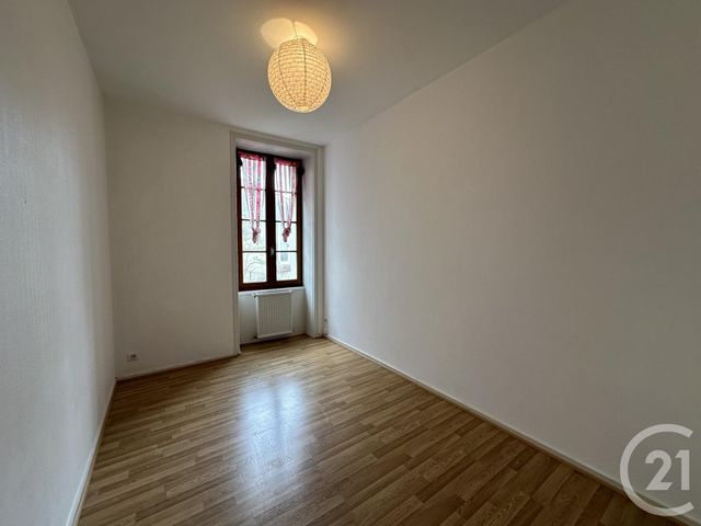 Appartement T4 &agrave; louer - 4 pi&egrave;ces - 95,76 m2 - Rochefort - 17 - POITOU-CHARENTES