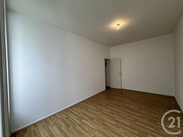 Appartement T4 &agrave; louer - 4 pi&egrave;ces - 95,76 m2 - Rochefort - 17 - POITOU-CHARENTES