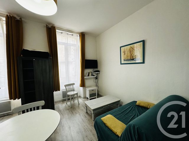 Appartement F1 &agrave; louer - 1 pi&egrave;ce - 25 m2 - Rochefort - 17 - POITOU-CHARENTES