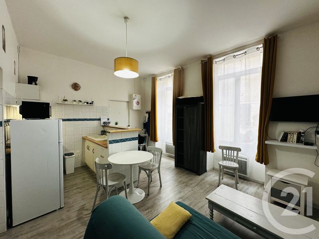 Appartement F1 &agrave; louer - 1 pi&egrave;ce - 25 m2 - Rochefort - 17 - POITOU-CHARENTES